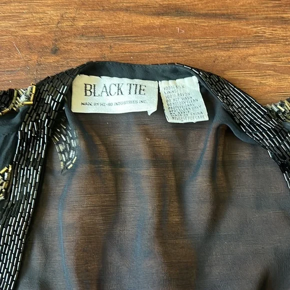 Vintage Black Sheer Beaded Cropped Top 100% Silk - Picture 4 of 5